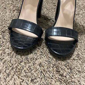 Block chunky high heels sandal